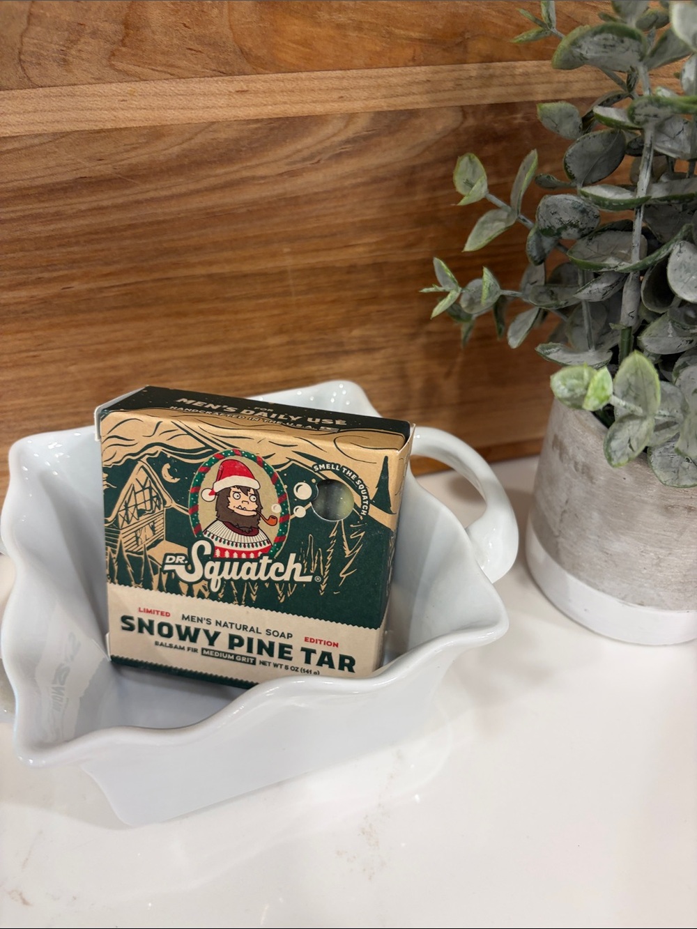 Dr. Squatch Snowy Pine Tar Men's Natural Soap - Green